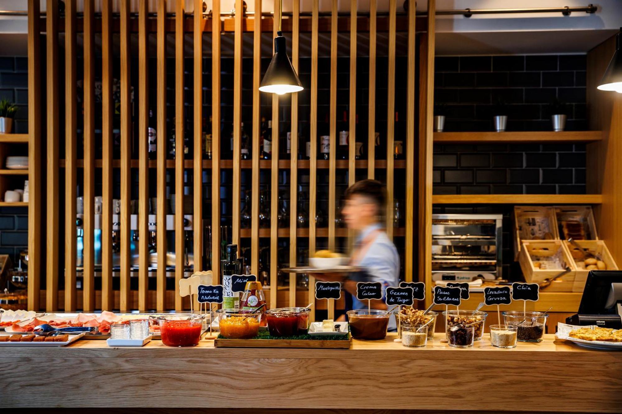 Holiday Inn Express Logrono Rioja By Ihg Exterior photo