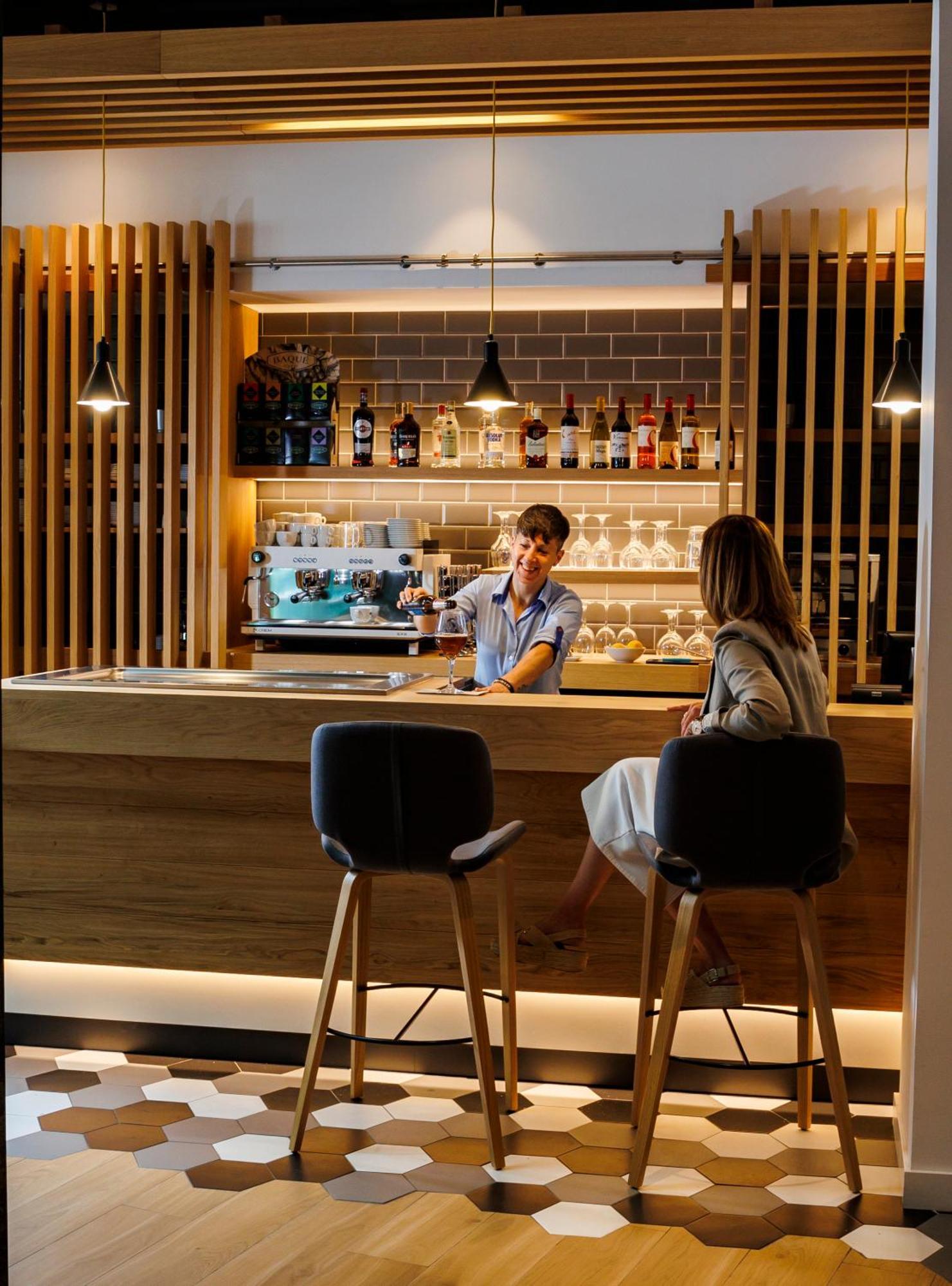 Holiday Inn Express Logrono Rioja By Ihg Exterior photo