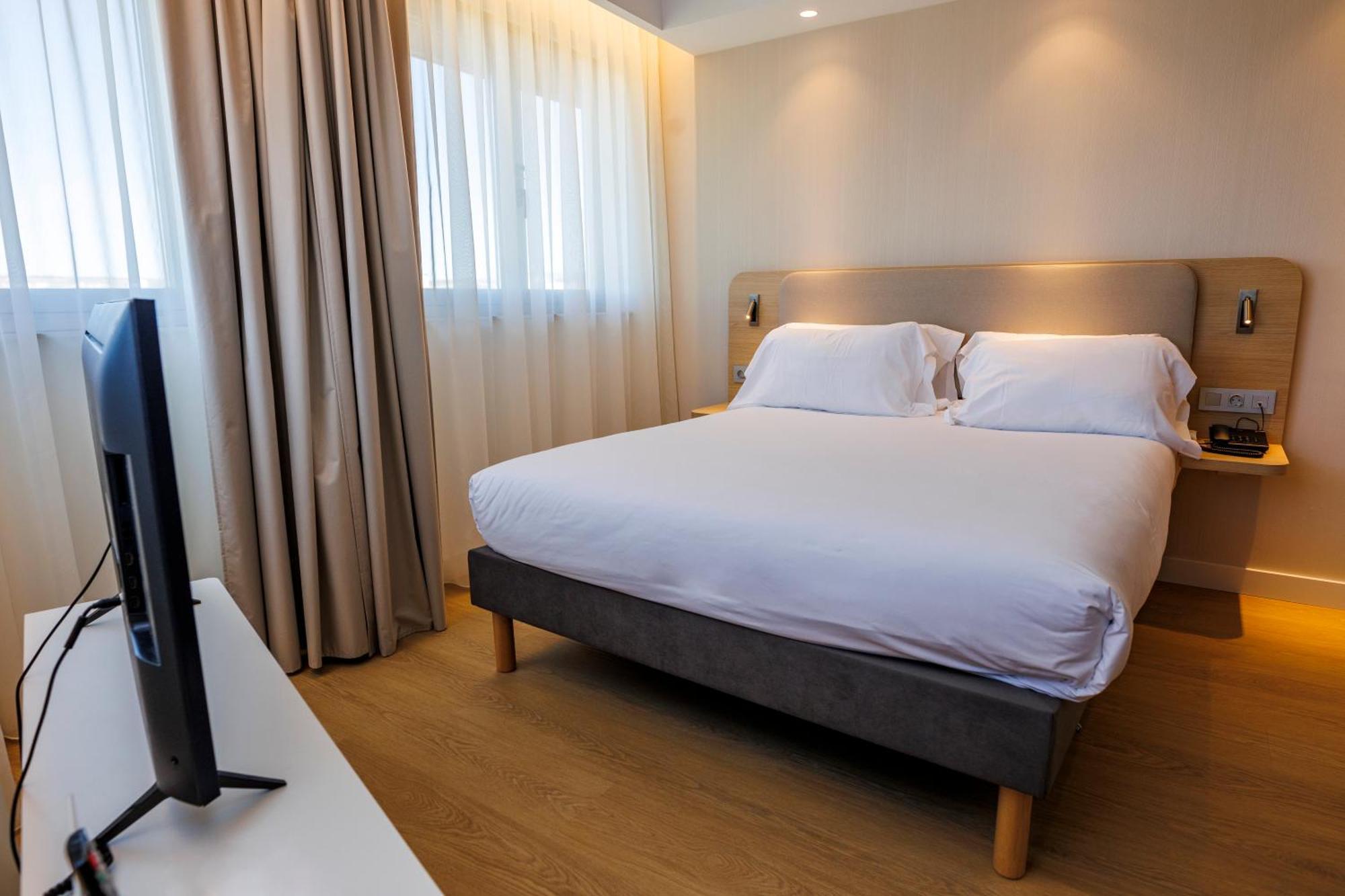 Holiday Inn Express Logrono Rioja By Ihg Exterior photo