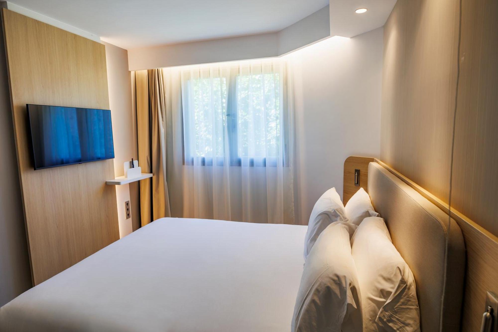 Holiday Inn Express Logrono Rioja By Ihg Exterior photo