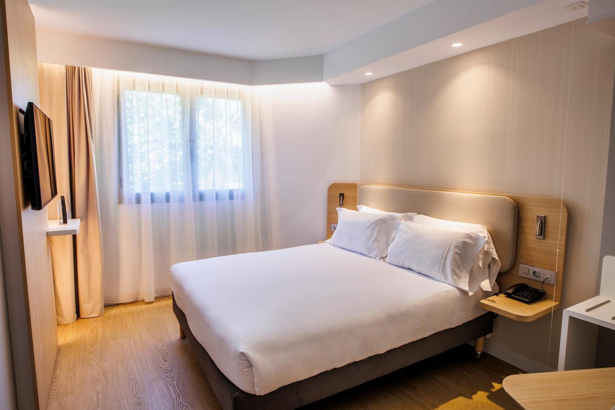 Holiday Inn Express Logrono Rioja By Ihg Exterior photo