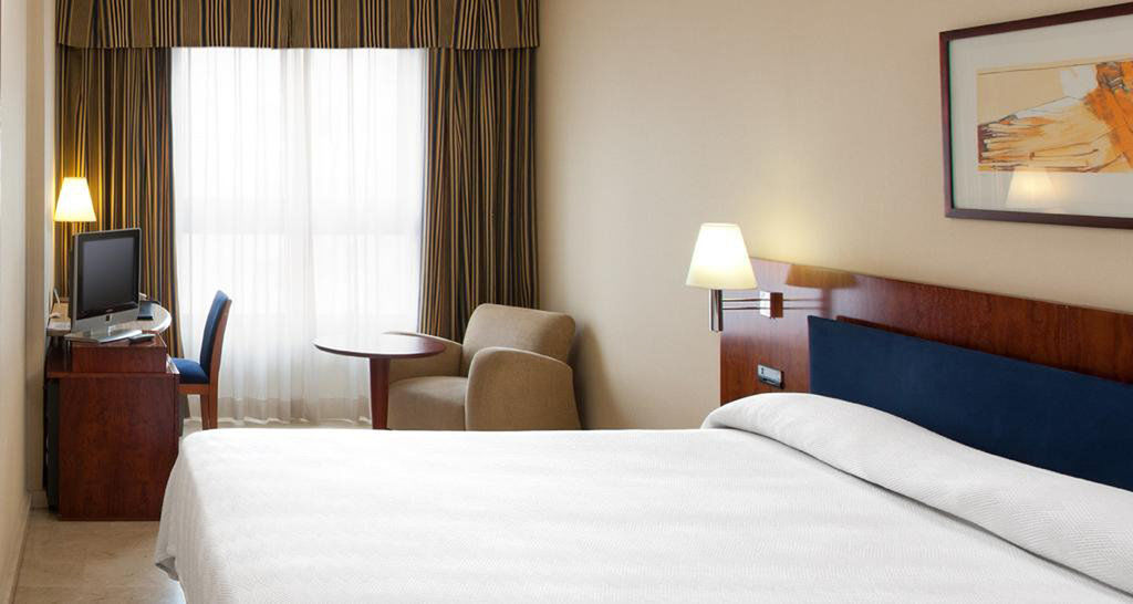 Holiday Inn Express Logrono Rioja By Ihg Exterior photo