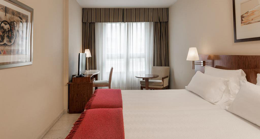 Holiday Inn Express Logrono Rioja By Ihg Exterior photo