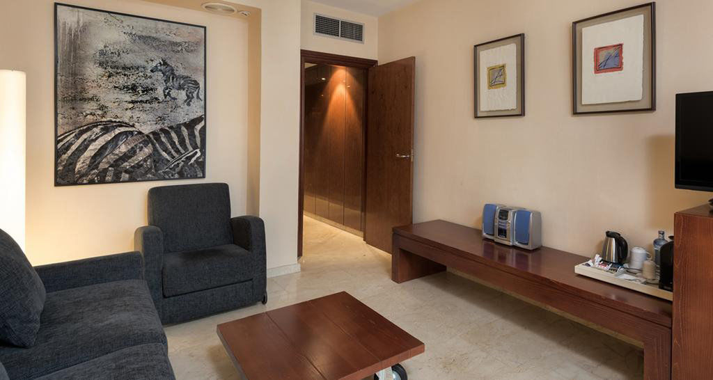Holiday Inn Express Logrono Rioja By Ihg Exterior photo