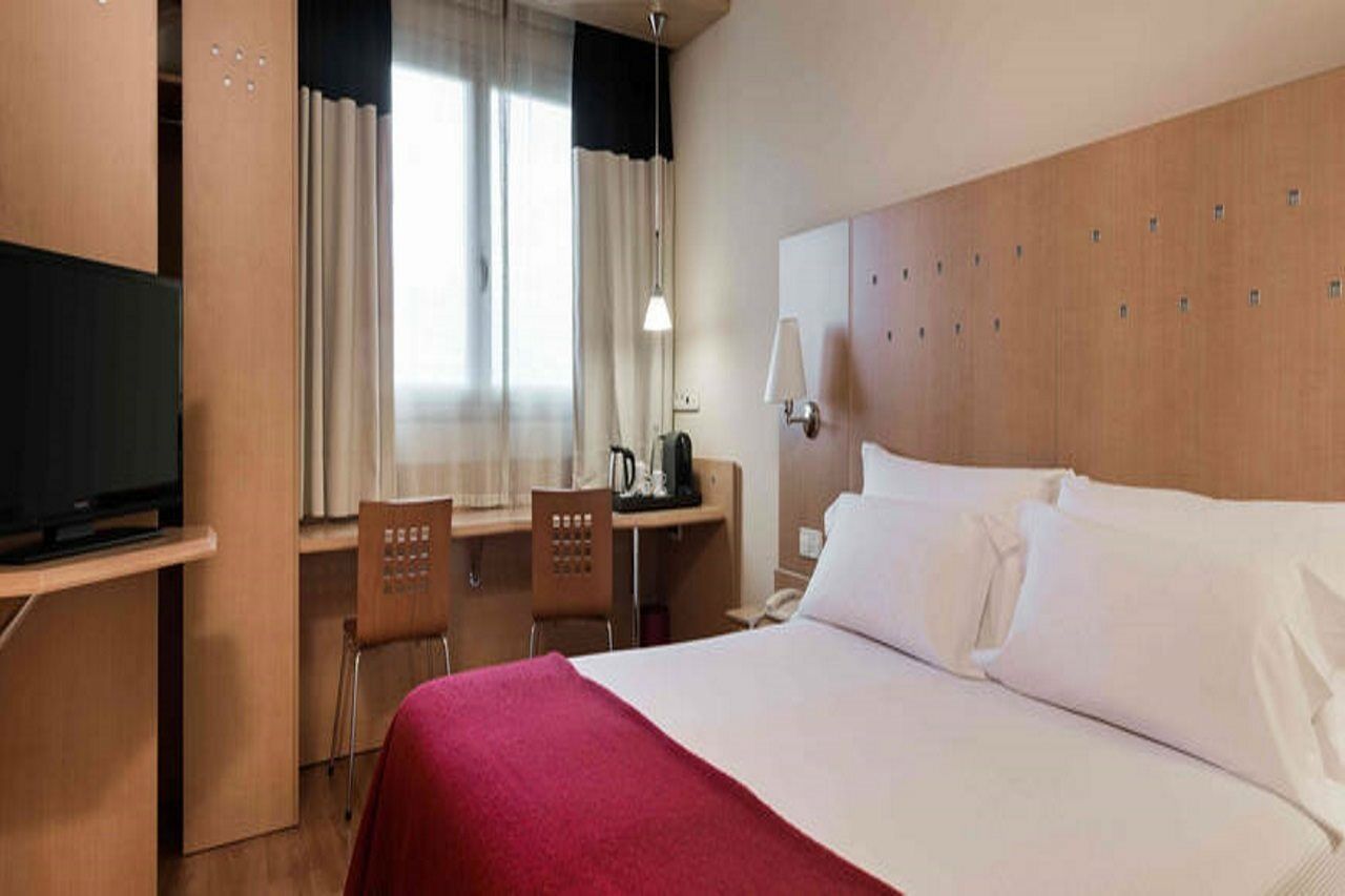 Holiday Inn Express Logrono Rioja By Ihg Exterior photo